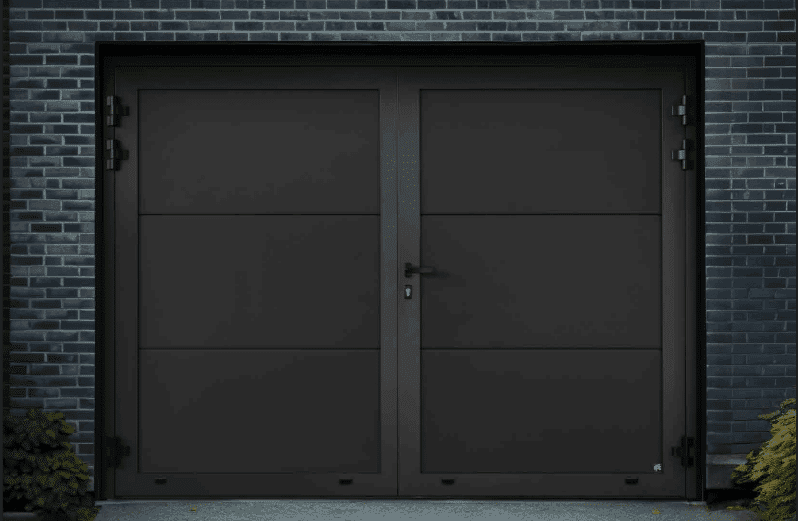 Thermo-insulated side-hinged garage door cross-section
